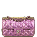 Sac Mini Rectangular Flap Chanel en agneau irisé violet, avec accastillage doré clair