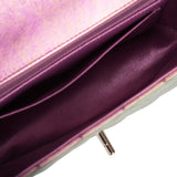 Sac Mini Rectangular Flap Chanel en agneau irisé violet, avec accastillage doré clair