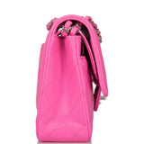 Sac Classique à Double Rabat Chanel Medium en Agneau Matelassé Rose Néon avec Accastillage Argenté