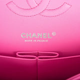 Sac Classique à Double Rabat Chanel Medium en Agneau Matelassé Rose Néon avec Accastillage Argenté