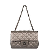 Sac Chanel Mini Rectangulaire à Rabat en Agneau Ruthénium et Quincaillerie Argentée