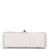 Sac Mini Rectangulaire à Rabat Chanel en Agneau Métallisé Blanc avec Détails Argentés