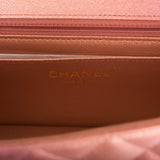 Sac bandoulière Chanel Mini Classic Flap rectangulaire en agneau métallisé matelassé rose ombré, finitions dorées claires
