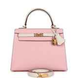 Sac Kelly Sellier 25 Hermès en cuir de chèvre Rose Sakura et Nata avec détails dorés