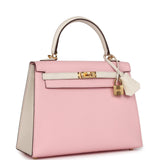 Sac Kelly Sellier 25 Hermès en cuir de chèvre Rose Sakura et Nata avec détails dorés