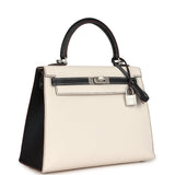 Hermes Commande Spéciale (HSS) Kelly Sellier 25 Nata et Noir Chevre Mysore Métal Ruthénium Brossé