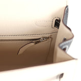 Hermes Commande Spéciale (HSS) Kelly Sellier 25 Nata et Noir Chevre Mysore Métal Ruthénium Brossé