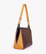 Sac à main trio twist de couleur marron foncé et moutarde